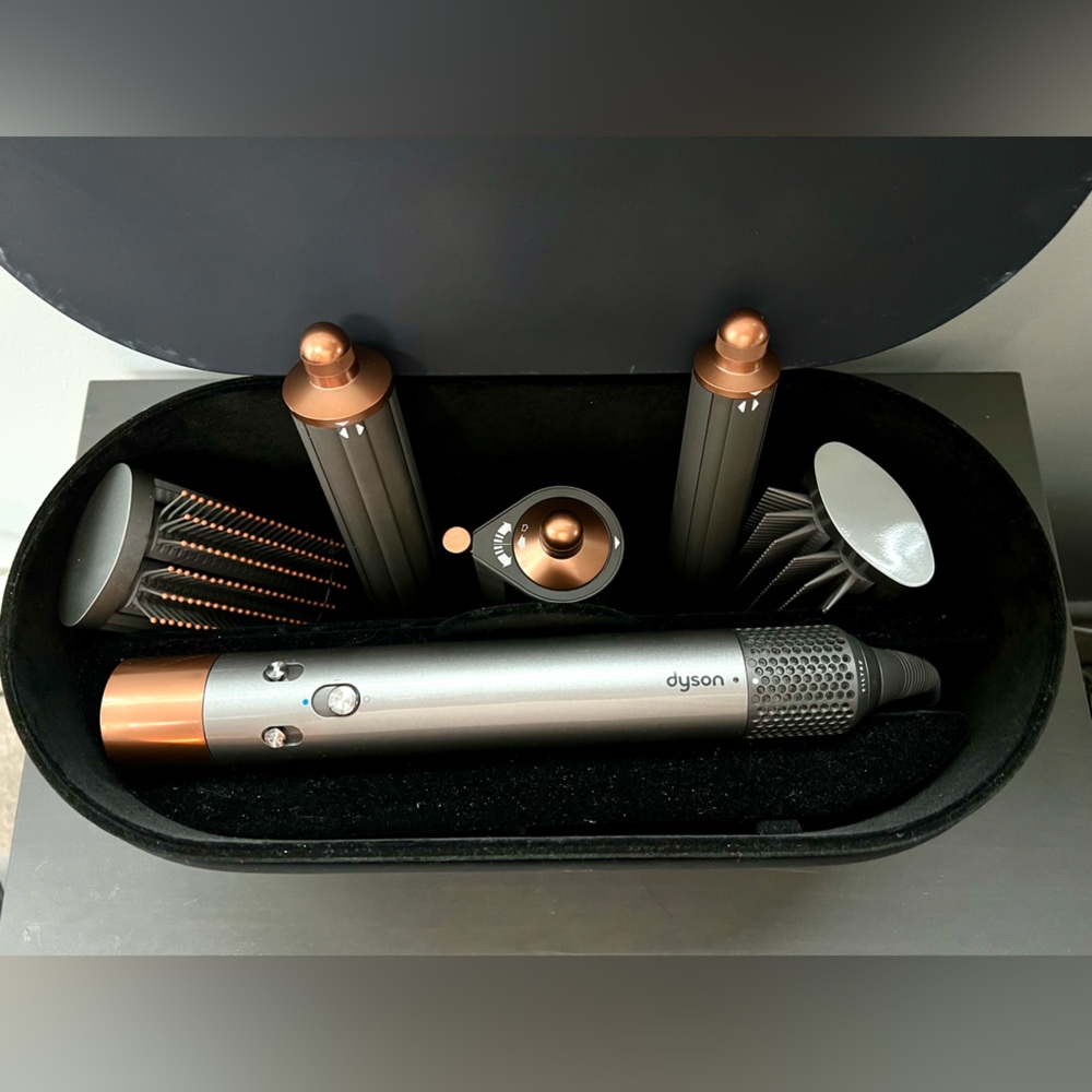 Dyson Airwrap with Attachments